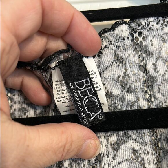 BECCA Rebecca Virtue X-Small Black White Swim Cover-Up Open Knit V-Neck Tie - Picture 3 of 6